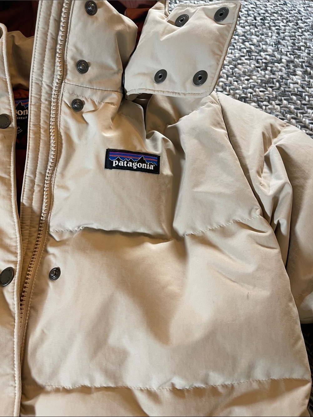 Patagonia Women’s Down Drift Jacket in Oar Tan - Picture 4 of 12